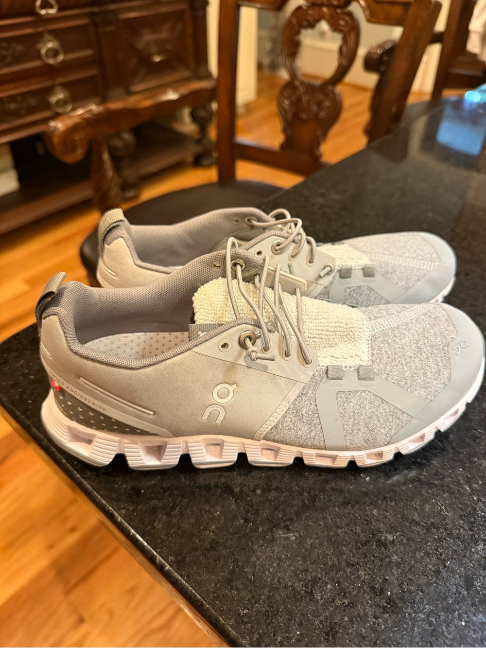On Cloud Light Gray/White Cloud Sneakers